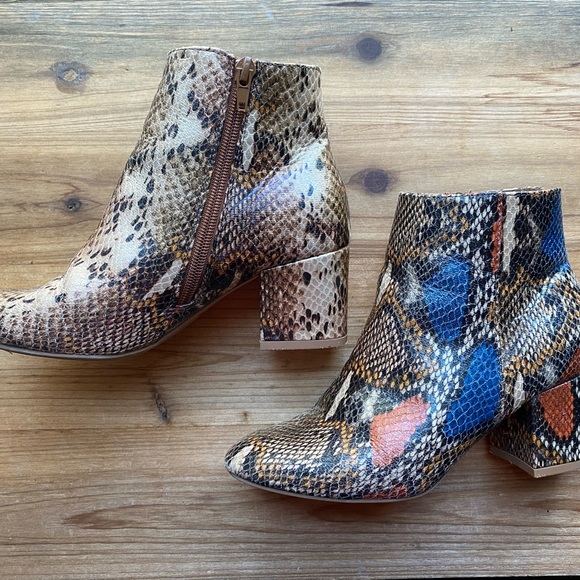 Pointy Toe Chunky Block Heel Ankle Booties Faux Snakeskin 5.5 - Picture 6 of 8